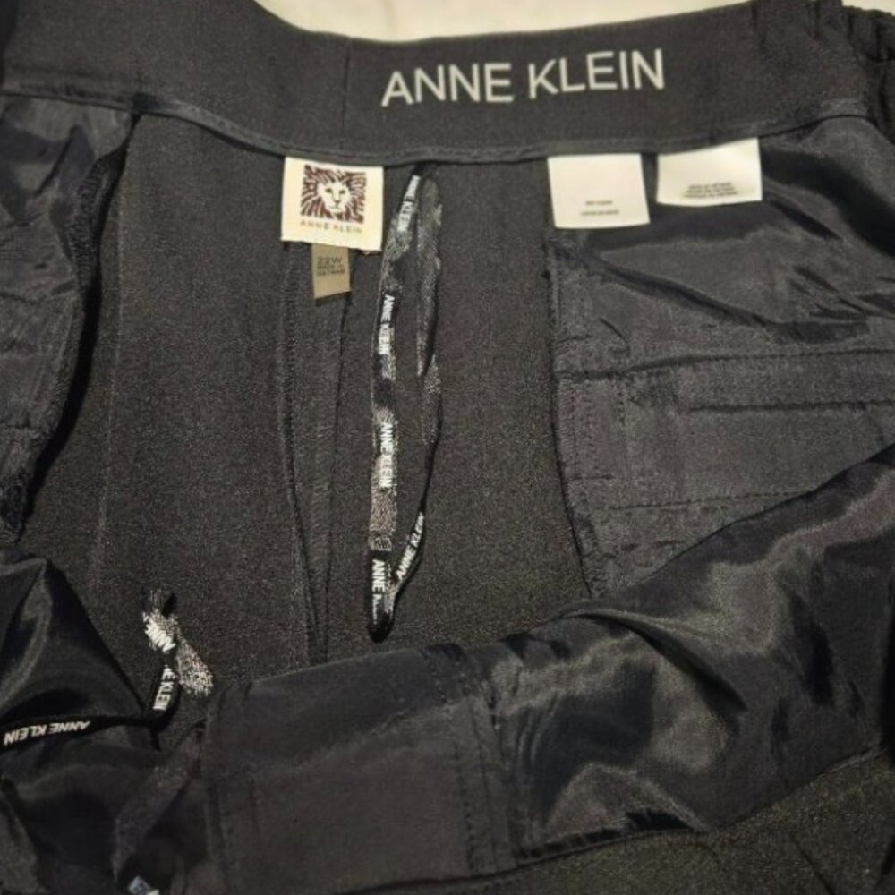 Anne Klein Women’s Plus Size 22W Black Cuffed Pleated Pants – NWT - Picture 2 of 2